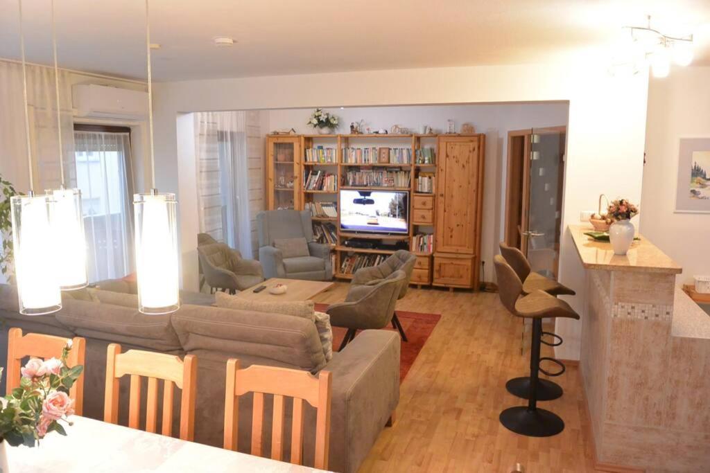 Beste Lage Im Zentrum Und Am Hofgarten 150Qm Mit Klima, 2Xbalkon, Aufzug, Familienfreundlich バイロイト エクステリア 写真